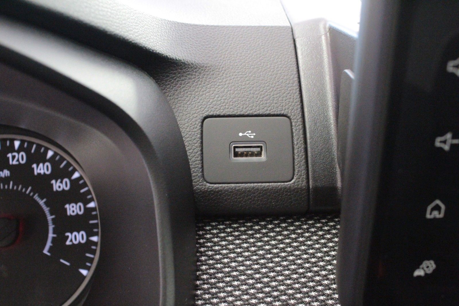 Fahrzeugabbildung Dacia Sandero Eco-G 100 Journey+ *Navi*LPG*