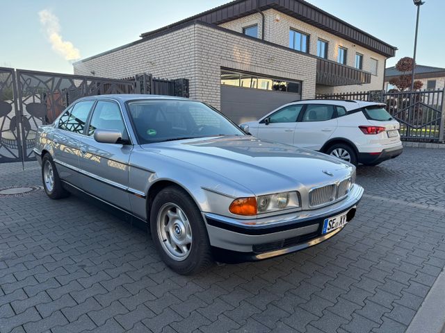 BMW 728i