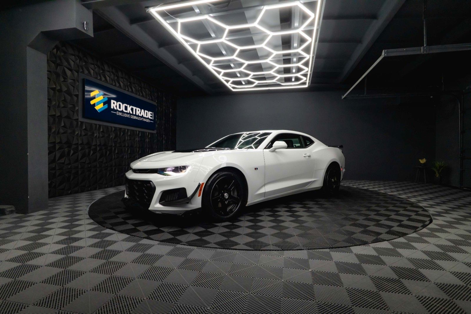 Fahrzeugabbildung Chevrolet Camaro 2.0 Turbo Coupe ZL1 Package *CarPlay*LED*