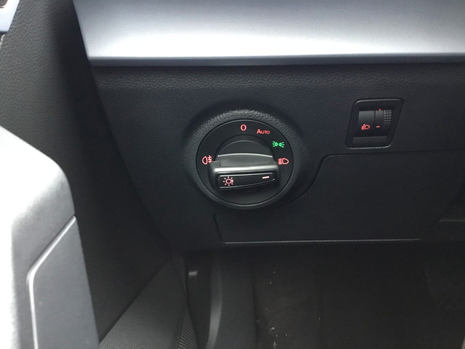 Fahrzeugabbildung SEAT Arona FR 1.5 TSI DSG+AHK+ACC+17"+Navi+Kamera