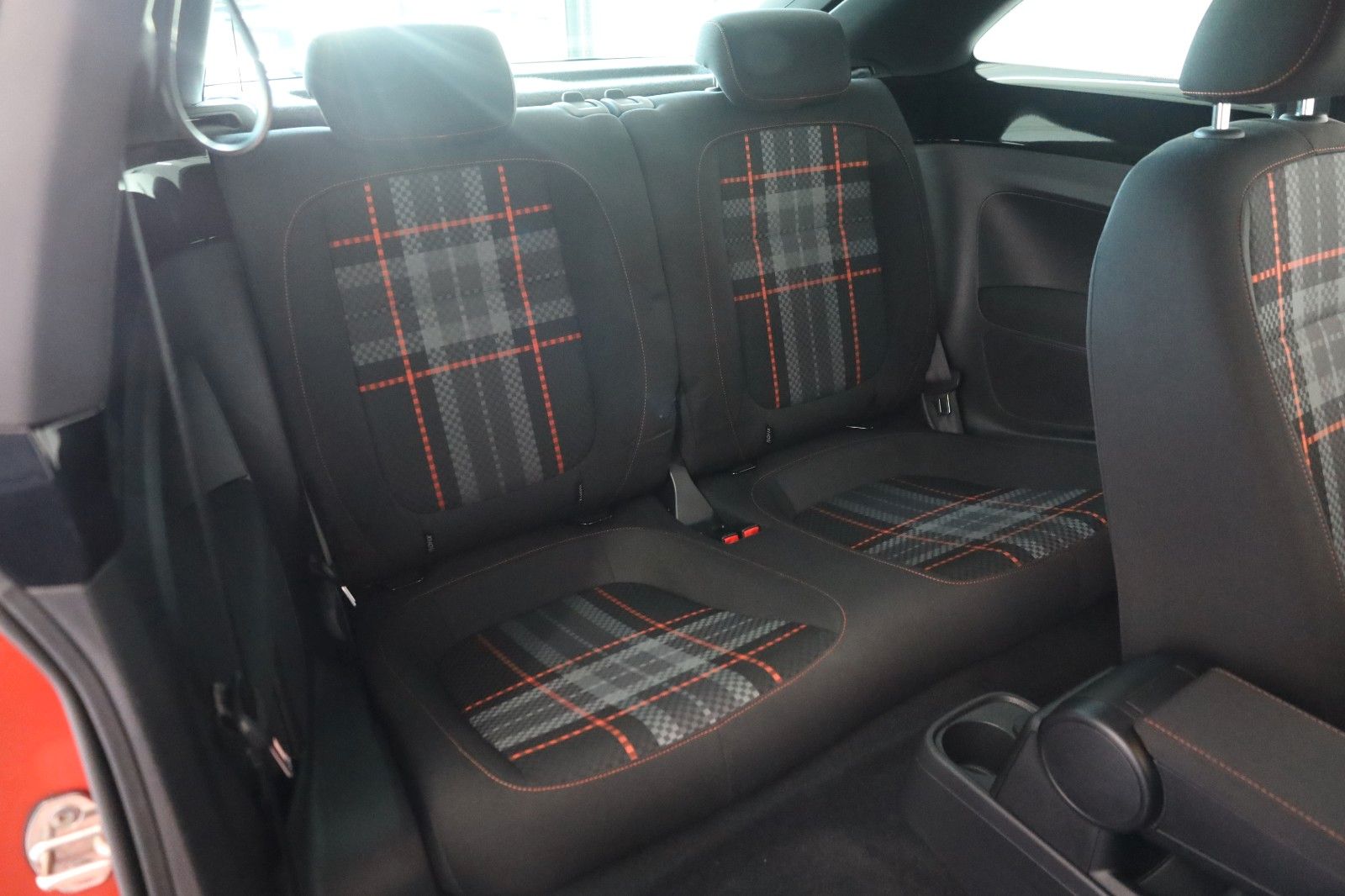 Fahrzeugabbildung Volkswagen Beetle Lim. Club BMT,SH,PDC,Tempomat,Navi, 8xAlu