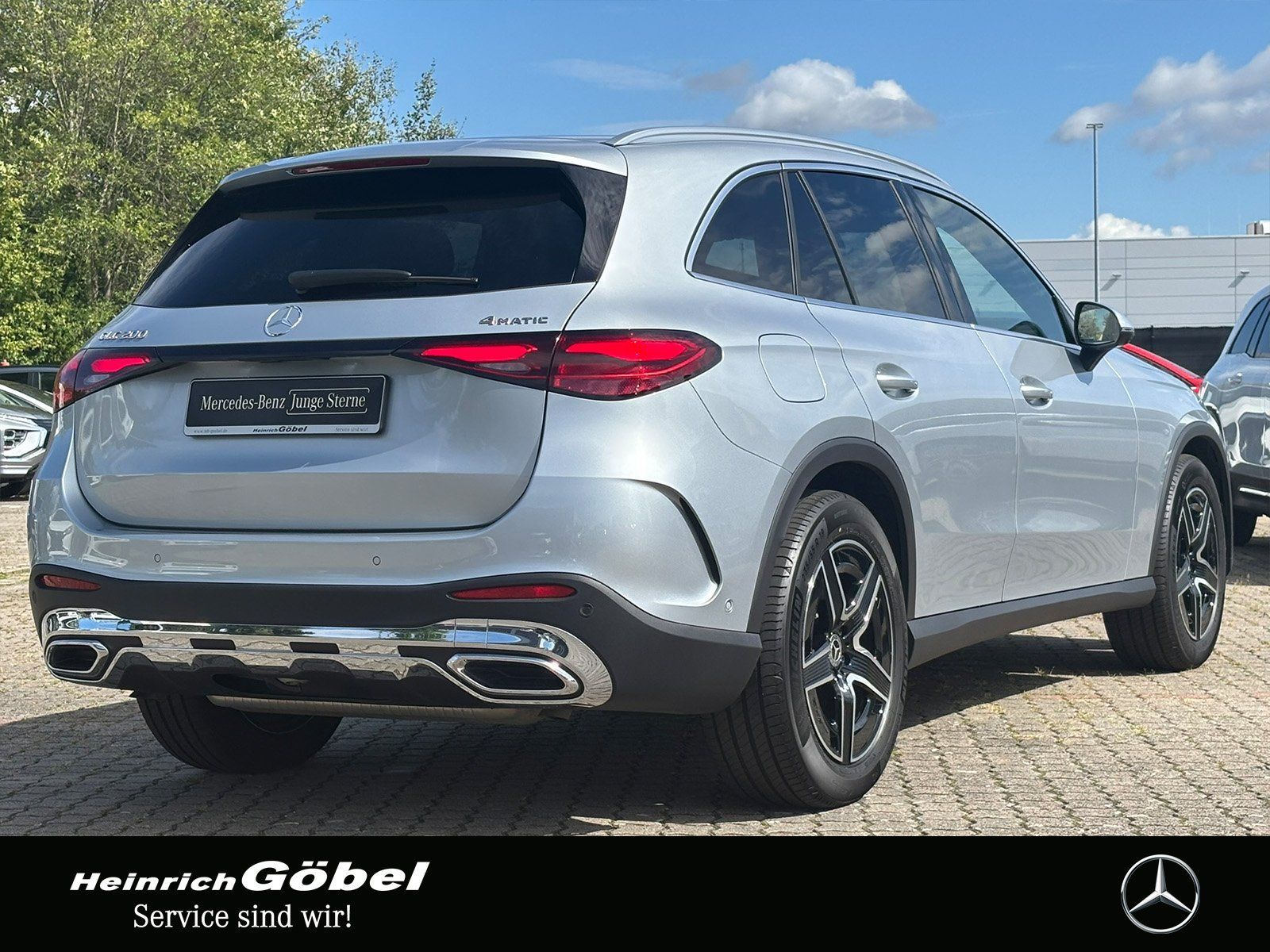 Fahrzeugabbildung Mercedes-Benz GLC 200 4M AHK*PANO*MEMORY*DISTRONIC*360°KAMERA