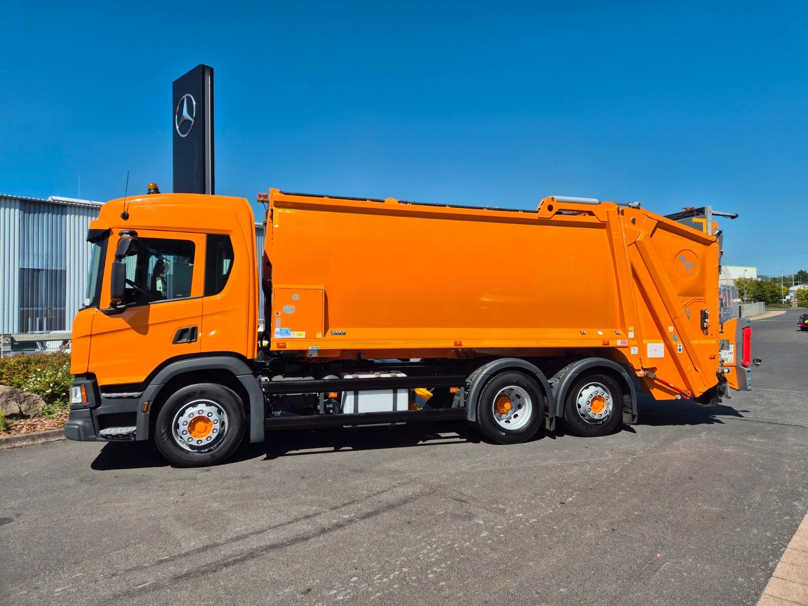 Fahrzeugabbildung Scania P 320 B6x2*4NA Olympus 21 W ASF Hecklader