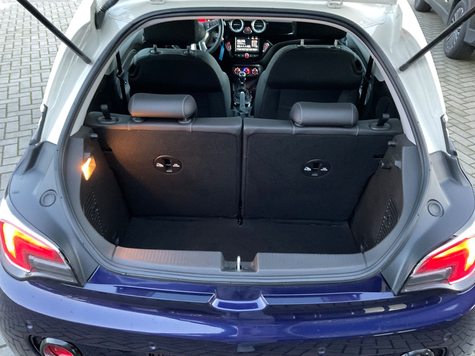 Fahrzeugabbildung Opel Adam 120 Jahre 1.4,Sitzheizung,Telefon,Sitzheizu