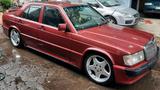Mercedes-Benz -w 201 2,5 16v - Mercedes-Benz 190 mit Benzin-Antrieb: Limousine, 2.5