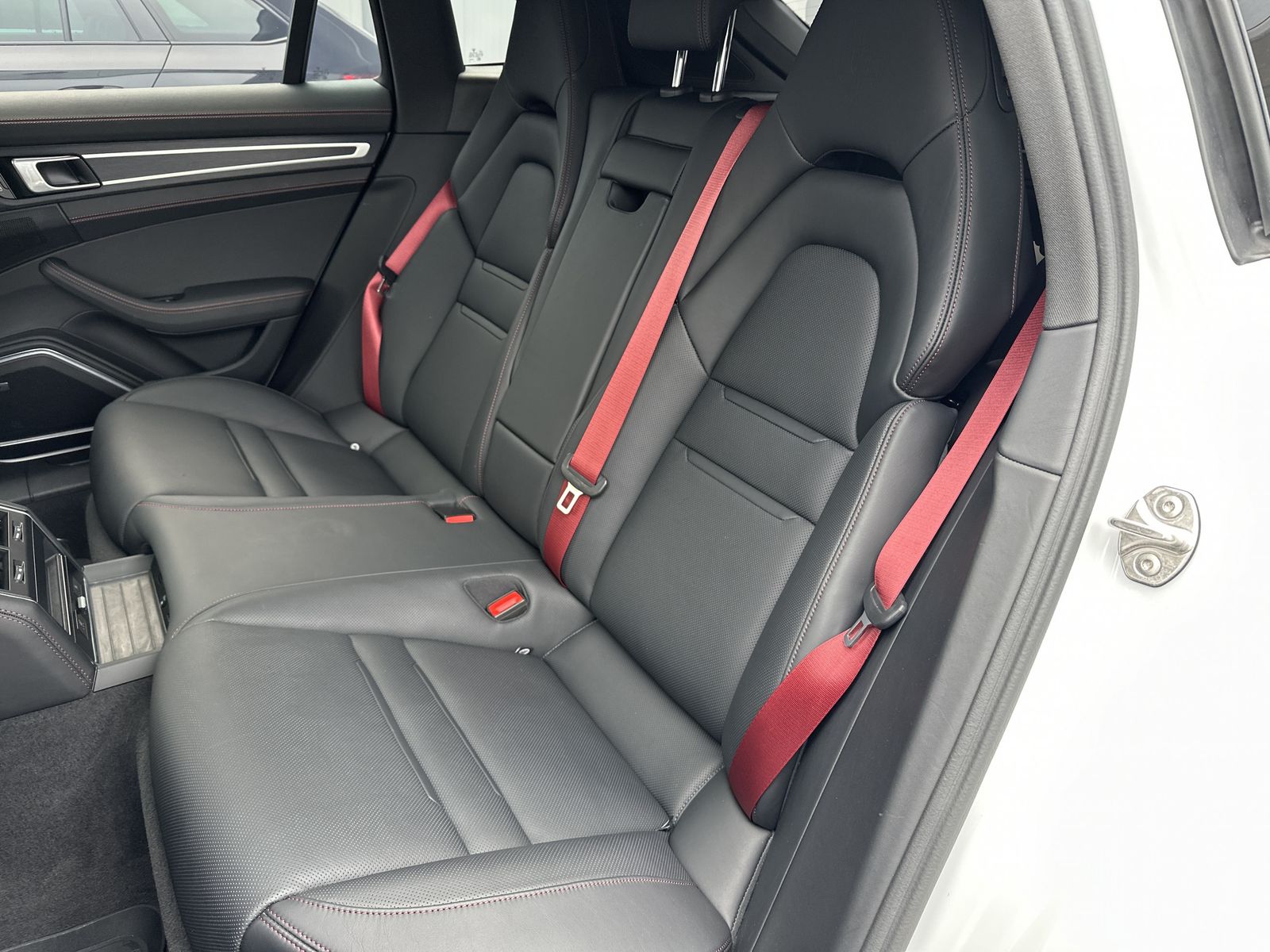 Fahrzeugabbildung Porsche Panamera 4 E-Hybrid PlatinumEd NAV+LED+360°+PANO