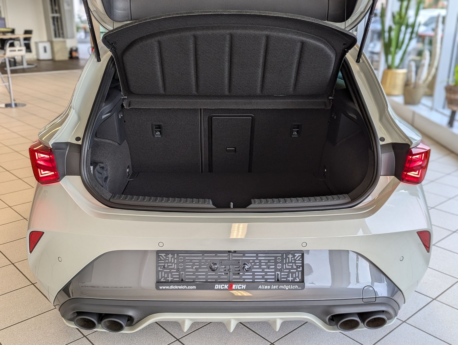 CUPRA Leon 2.0TSI VZ Matrix Pano Sennheiser Kamera 19" - Image 17