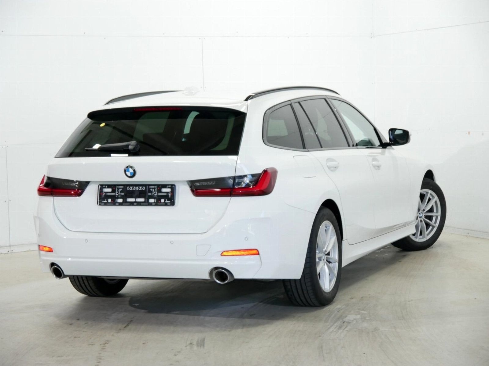 BMW 318i Touring Sport+ M Shadow Sound Driving SAG foto 5