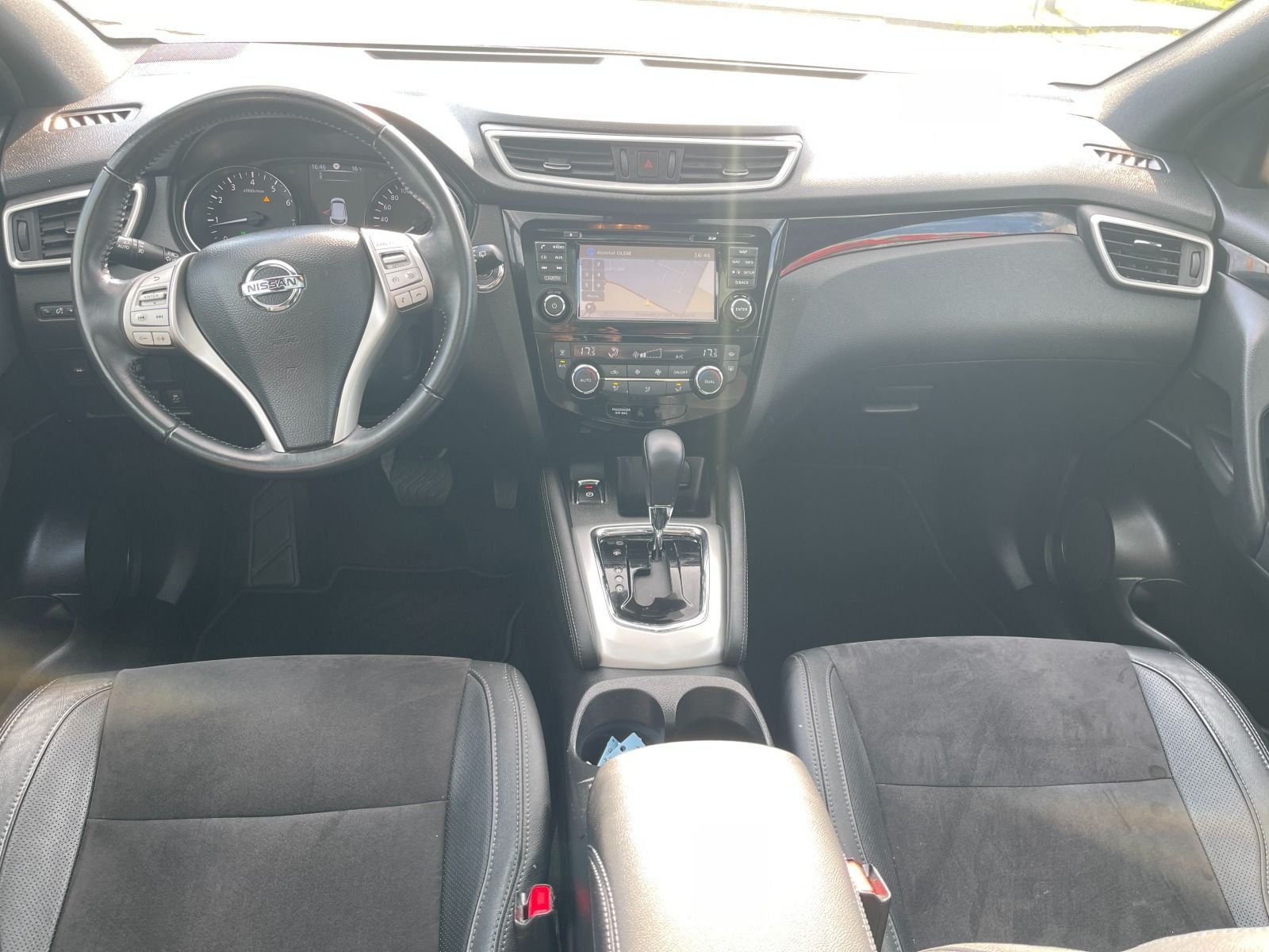 Fahrzeugabbildung Nissan Qashqai 1.2 DiG-T Tekna Autom. Pano/Allwetter