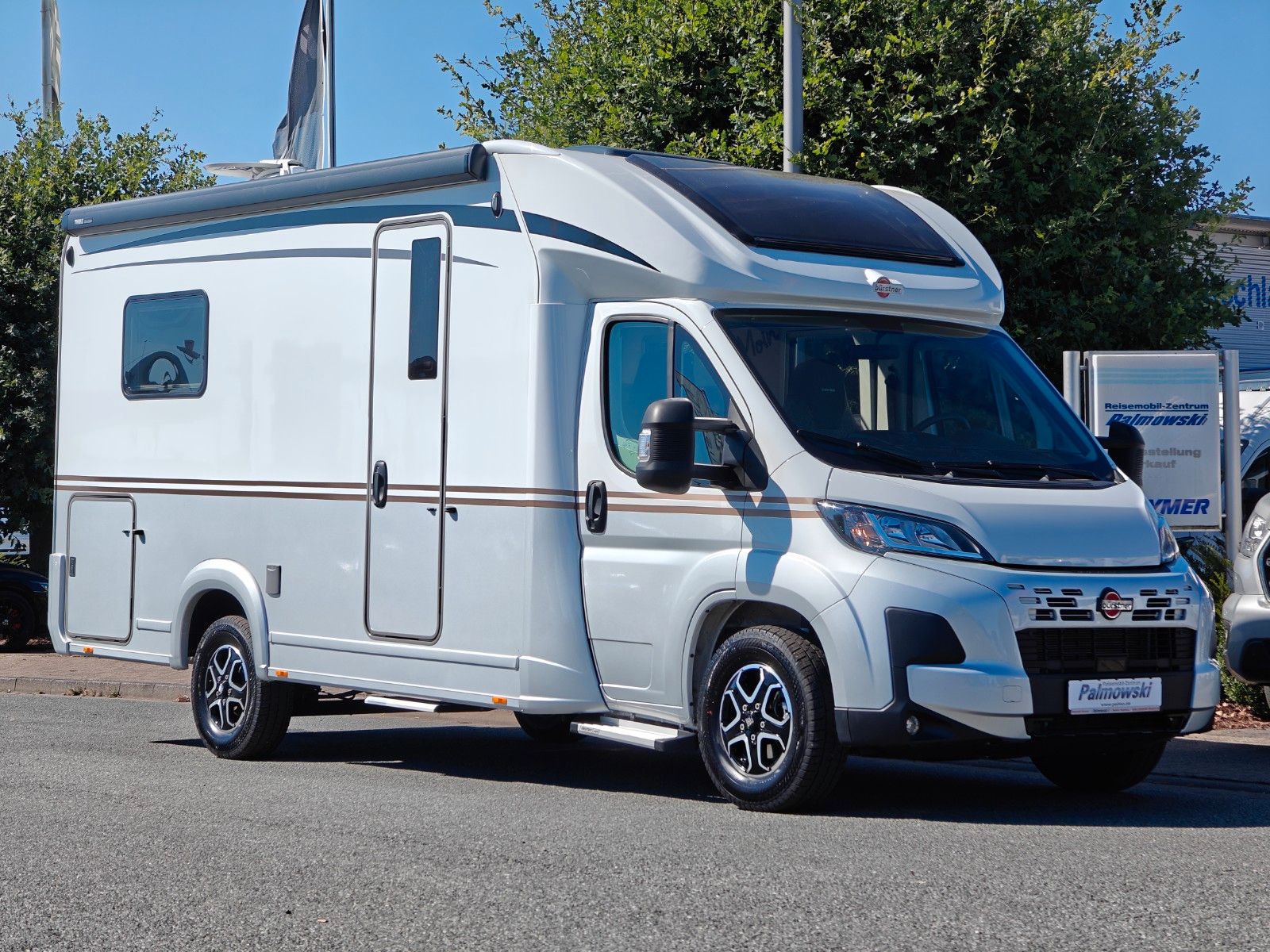 Fahrzeugabbildung Bürstner Campeo TD 660 - Combi 6DE, Lithium, Solar, Luft