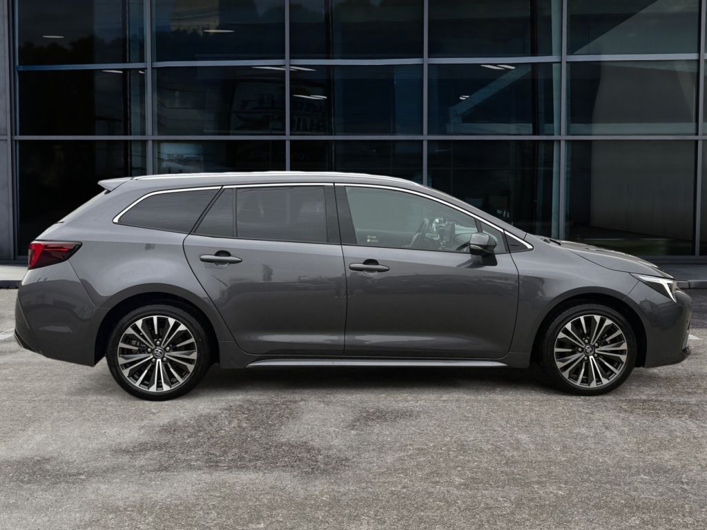 Fahrzeugabbildung Toyota Corolla 1.8 Hybrid Touring Sports Team Deutschla