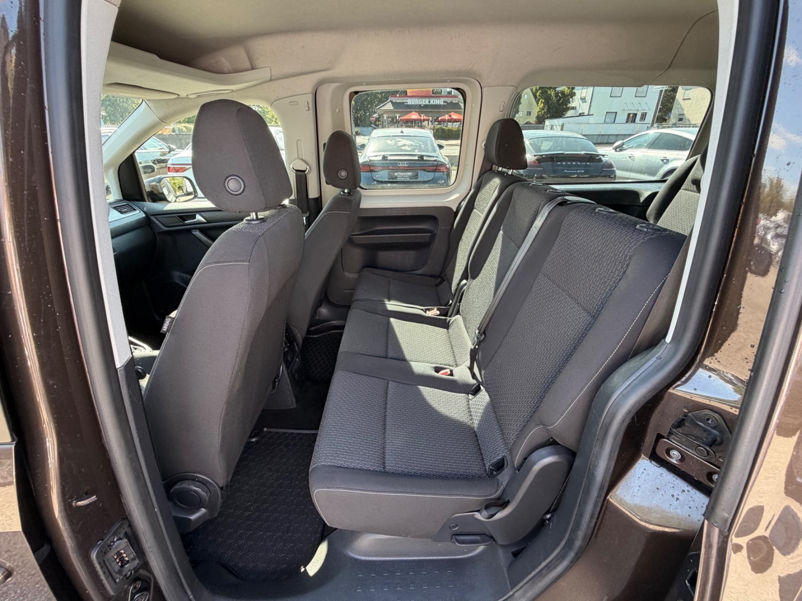 Volkswagen Caddy 2,0 TDI Aut / 7xSITZER / AHK / NAVI / STHZ