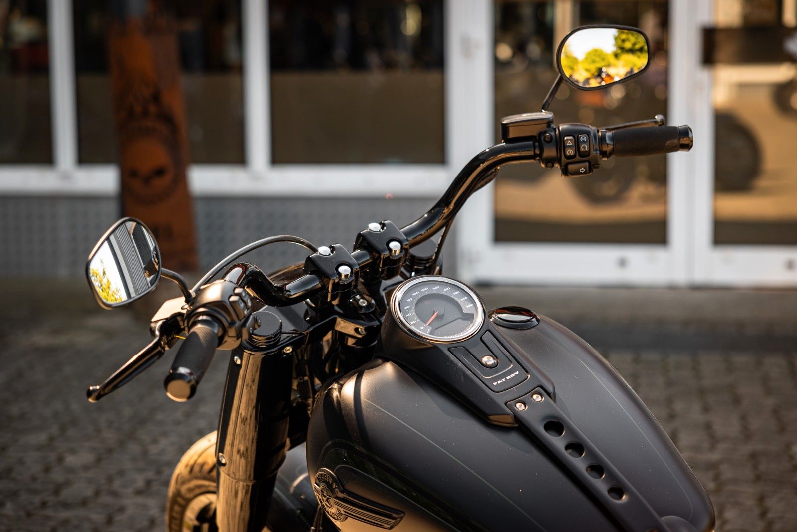 Fahrzeugabbildung Harley-Davidson DARK BOY 114 ci - FAT BOY FLFBS - JEKILL & HYDE