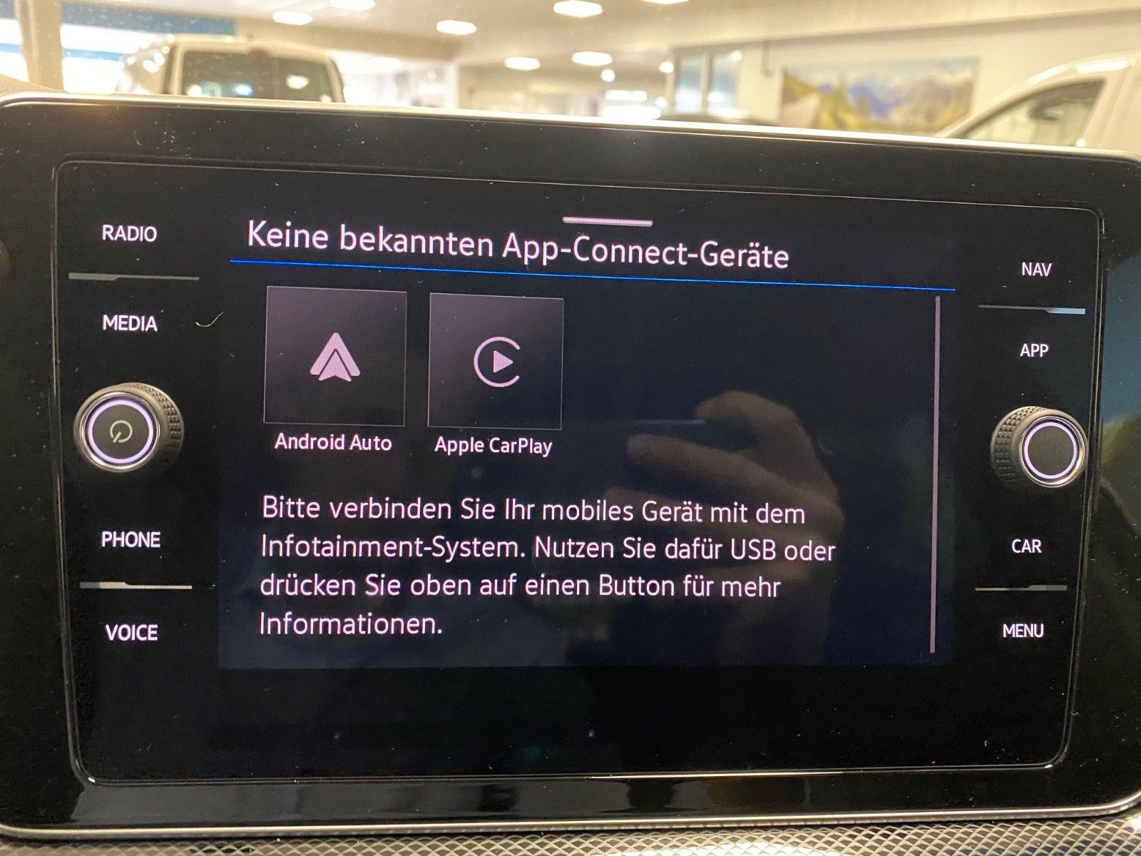 Fahrzeugabbildung Volkswagen T-Cross 1.5 TSI DSG R-Line+2029 GARANTIE+ACC+AHK