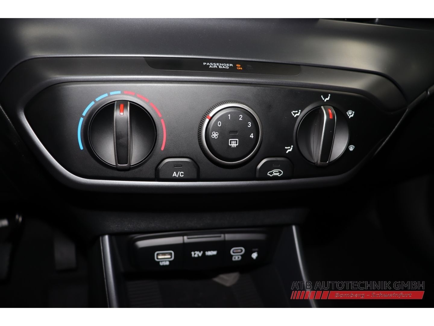 Fahrzeugabbildung Hyundai i20 MY25 Trend 1.0 T-GDI 100 PS 6-MT 2WD