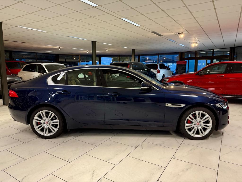 Jaguar XE
