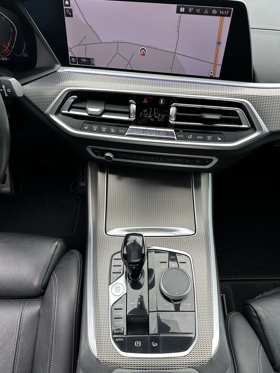 Fahrzeugabbildung BMW X5 xDrive30d M-Sport NAV+LED+AHK+HEAD-UP+21ZO+PP