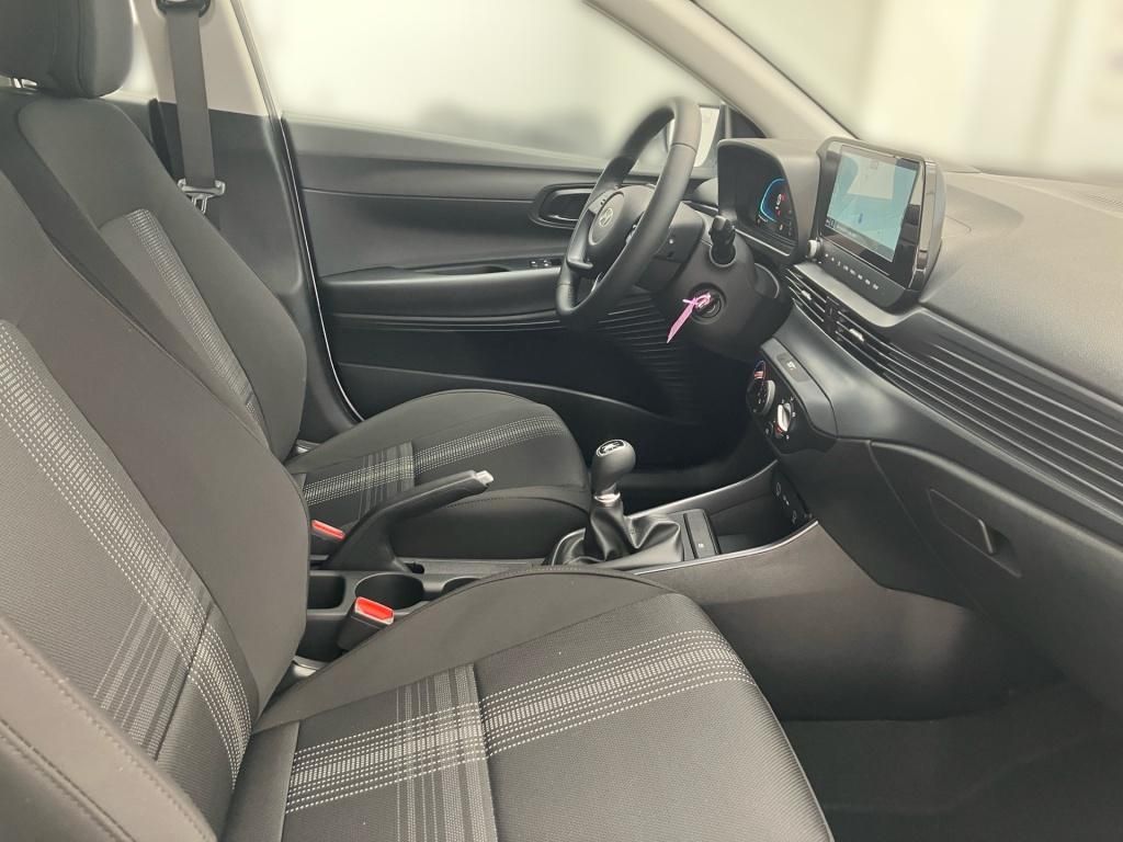 Fahrzeugabbildung Hyundai i20 1.2 5-MT Select Navi SpurH KAM PDC