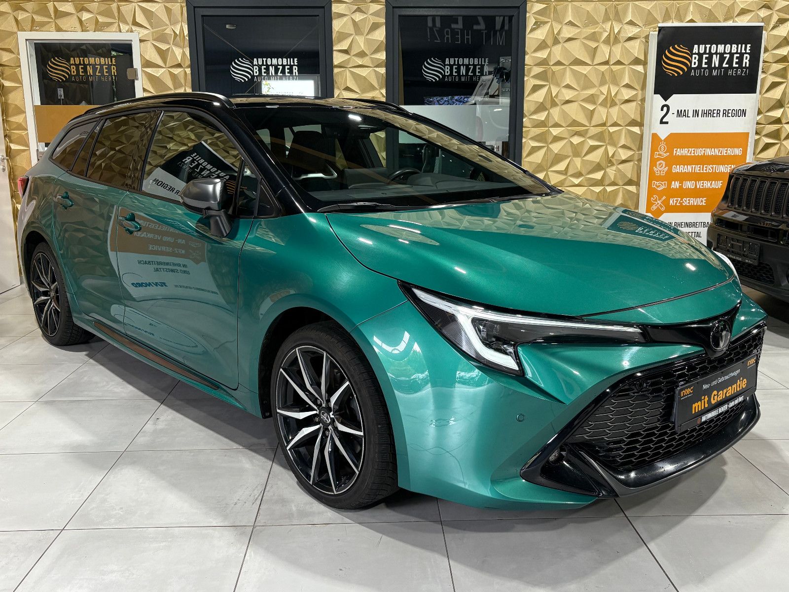 Fahrzeugabbildung Toyota Corolla Touring Sports 2.0 Hybrid GR Sport/APPLE