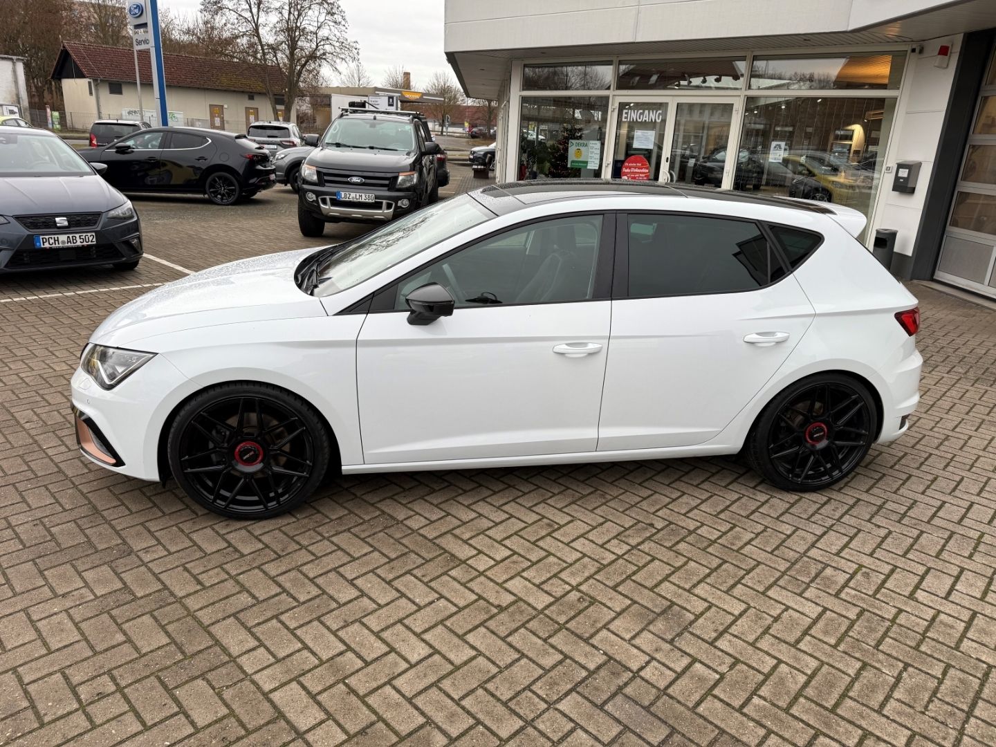 SEAT Leon FR Sportpaket El. Panodach Navi Leder Sound - Image 2