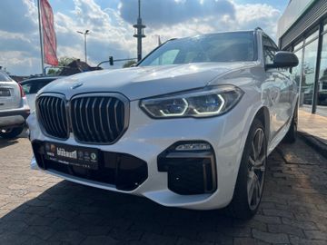 Fahrzeugabbildung BMW X5 M50 M Sport Sky Fond Entertainment VOLL