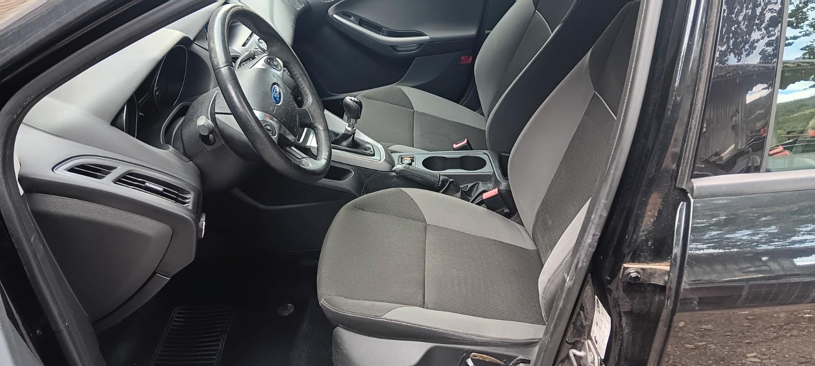 Ford Focus 2013 — photo 9