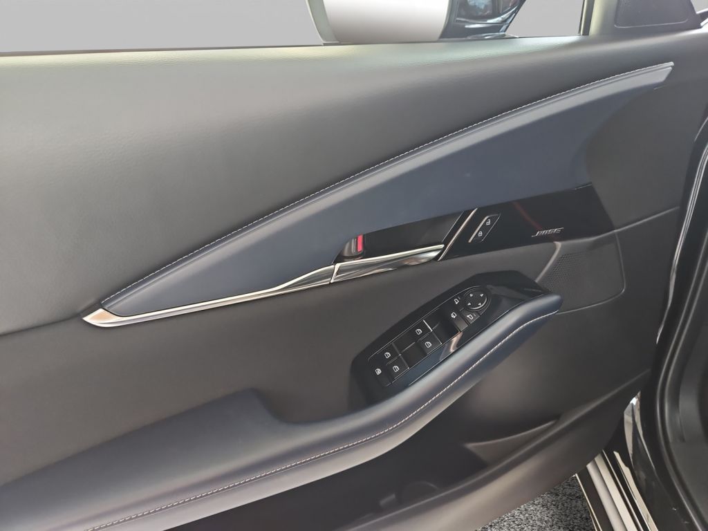 Fahrzeugabbildung Mazda CX-30 SKYACTIV-X 2.0 M-Hybrid SELECTION