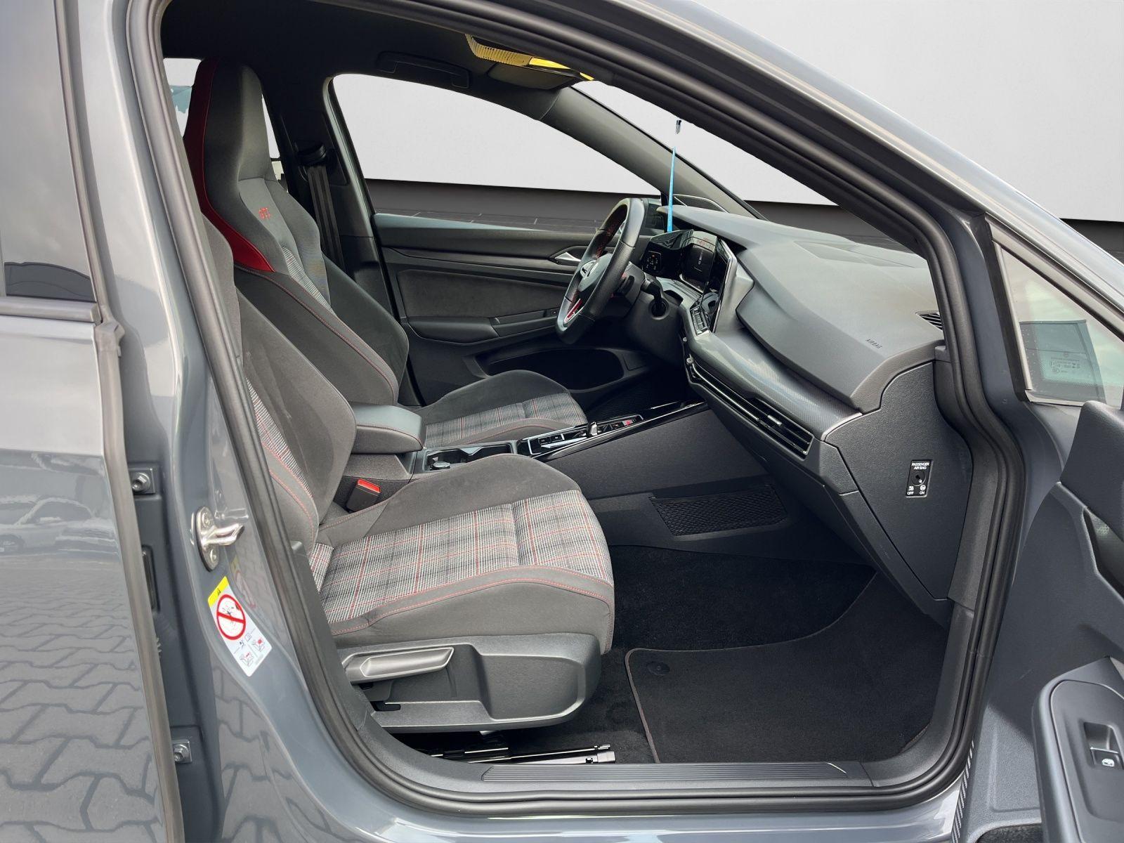 Volkswagen Golf VIII 2.0 TSI GTI DSG RFK/NAVI/LED/Side Assi