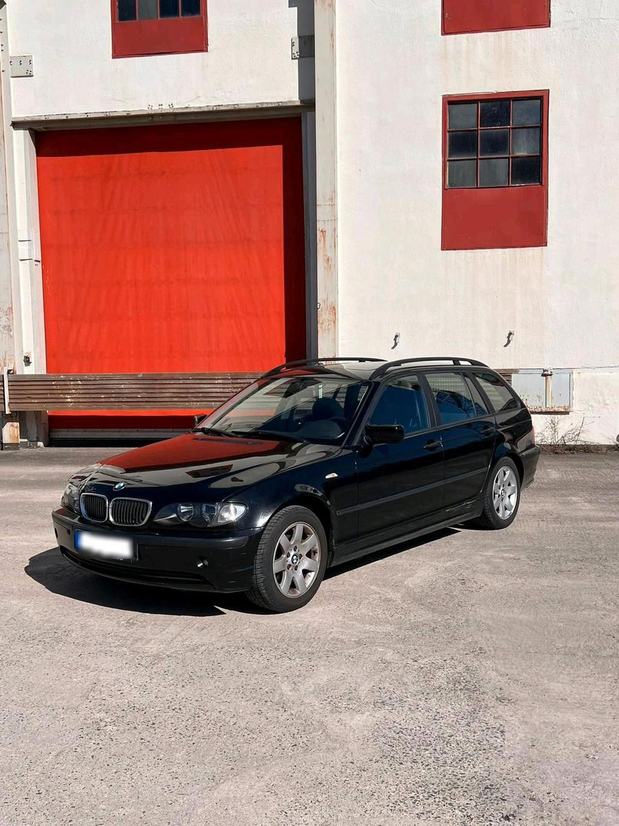 BMW 316, 2004