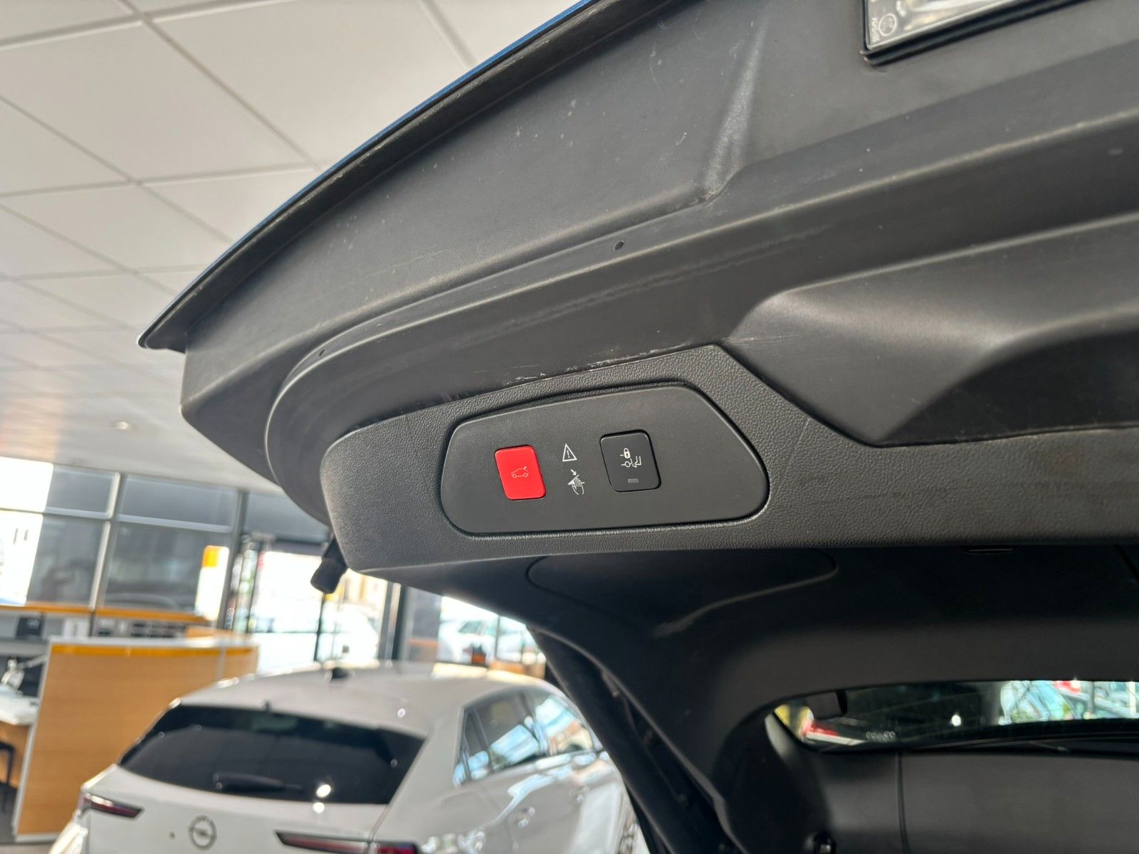 Fahrzeugabbildung Opel Grandland (X) 1.2 INNOV. AHK/NAVI/SHZ/KAMERA/AFL