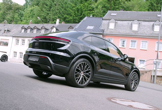 Porsche Macan 4*21"MacanDesign,Head-Up,ACC,BOSE,Panorama