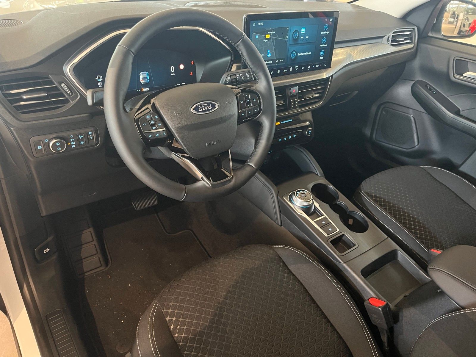 Fahrzeugabbildung Ford Kuga PHEV Titanium NAVI Kamera Winter Paket