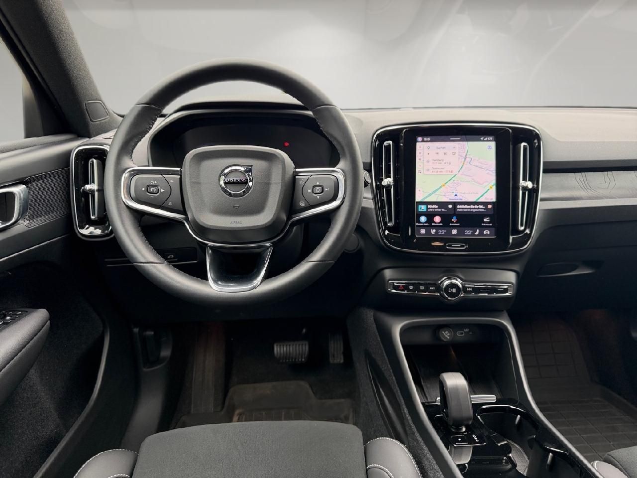Fahrzeugabbildung Volvo XC40 Single Engine Plus RWD