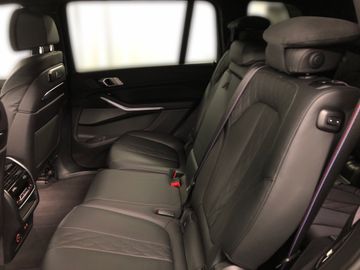 BMW X7 M60 - 11