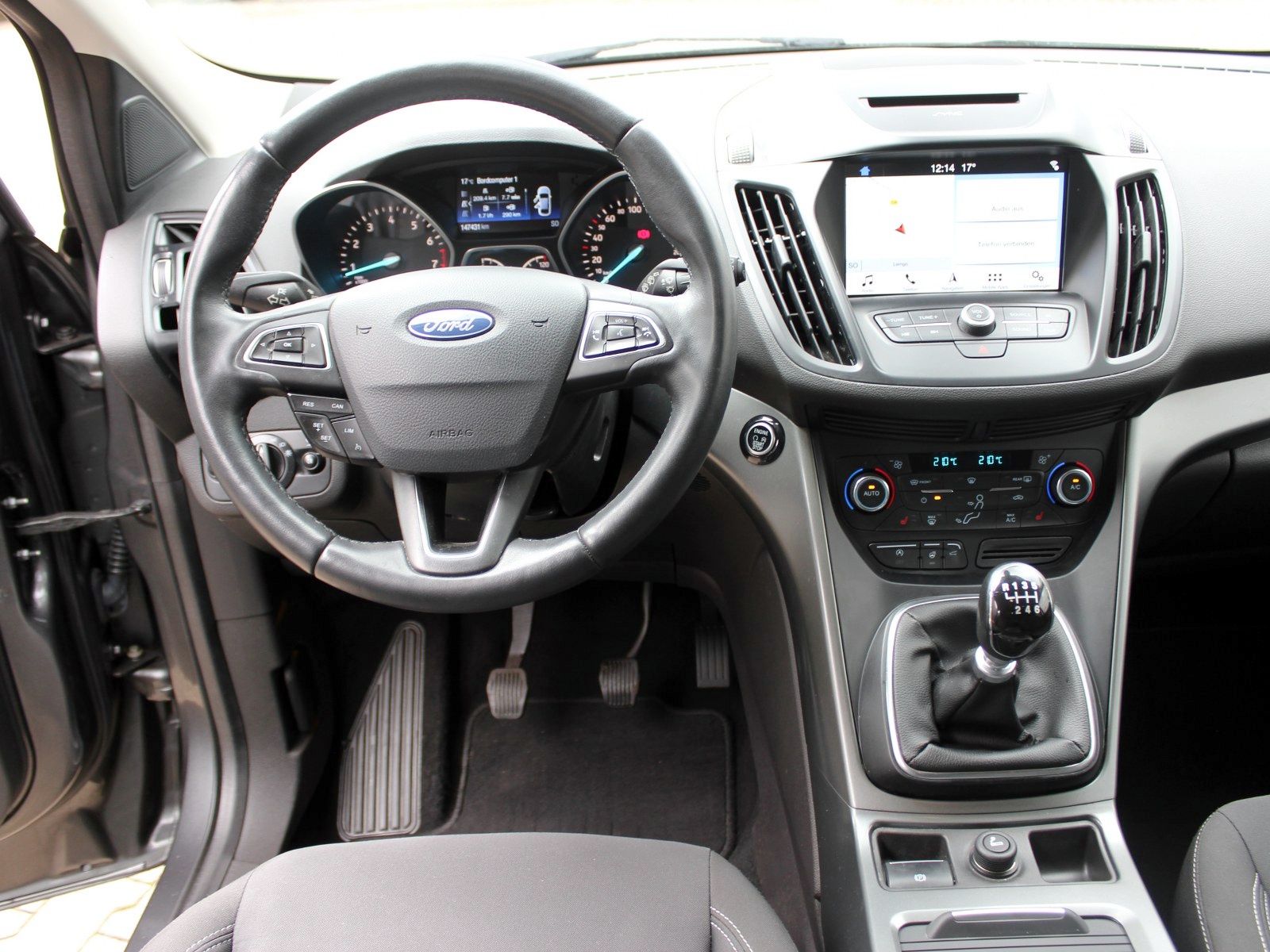 Fahrzeugabbildung Ford Kuga Cool & Connect 1,5 EcoBoost 4x2