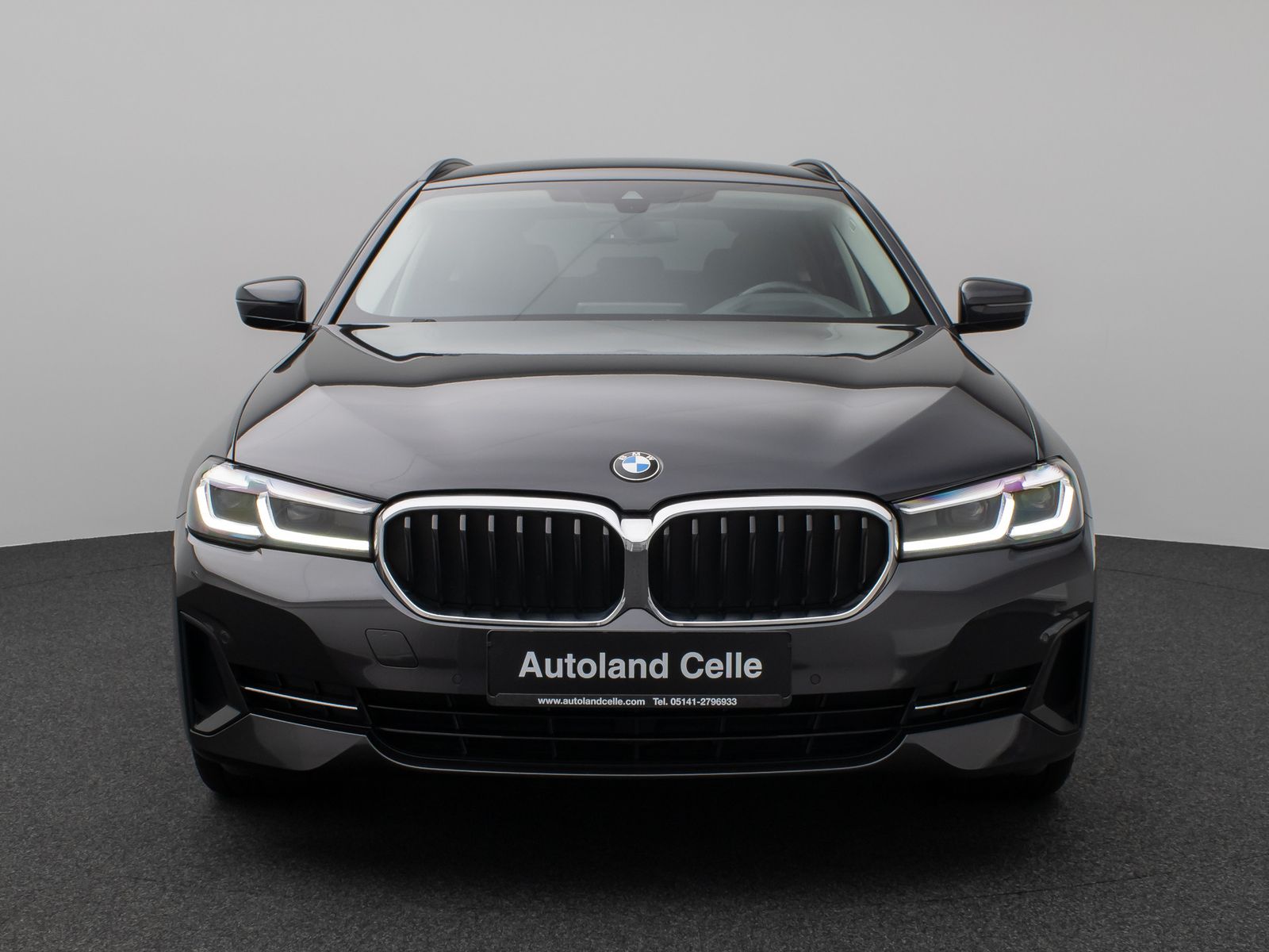 Fahrzeugabbildung BMW 520d xD Kamera HUD DAB H/K Fernlichtassist Alarm
