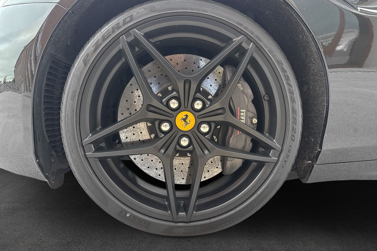 Fahrzeugabbildung Ferrari California T*All Black*