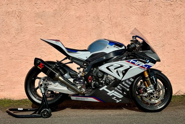 BMW HP4 RACE CARBON NR:749 von 750