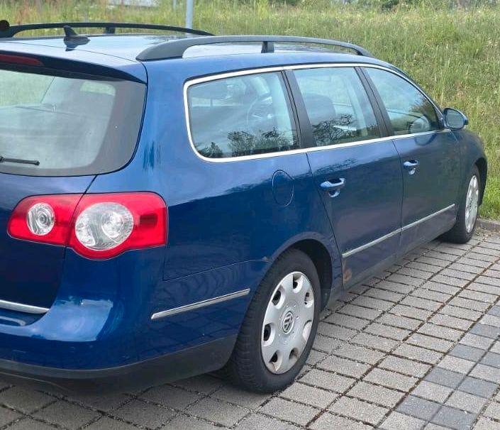 Volkswagen Passat 2009 — rear view