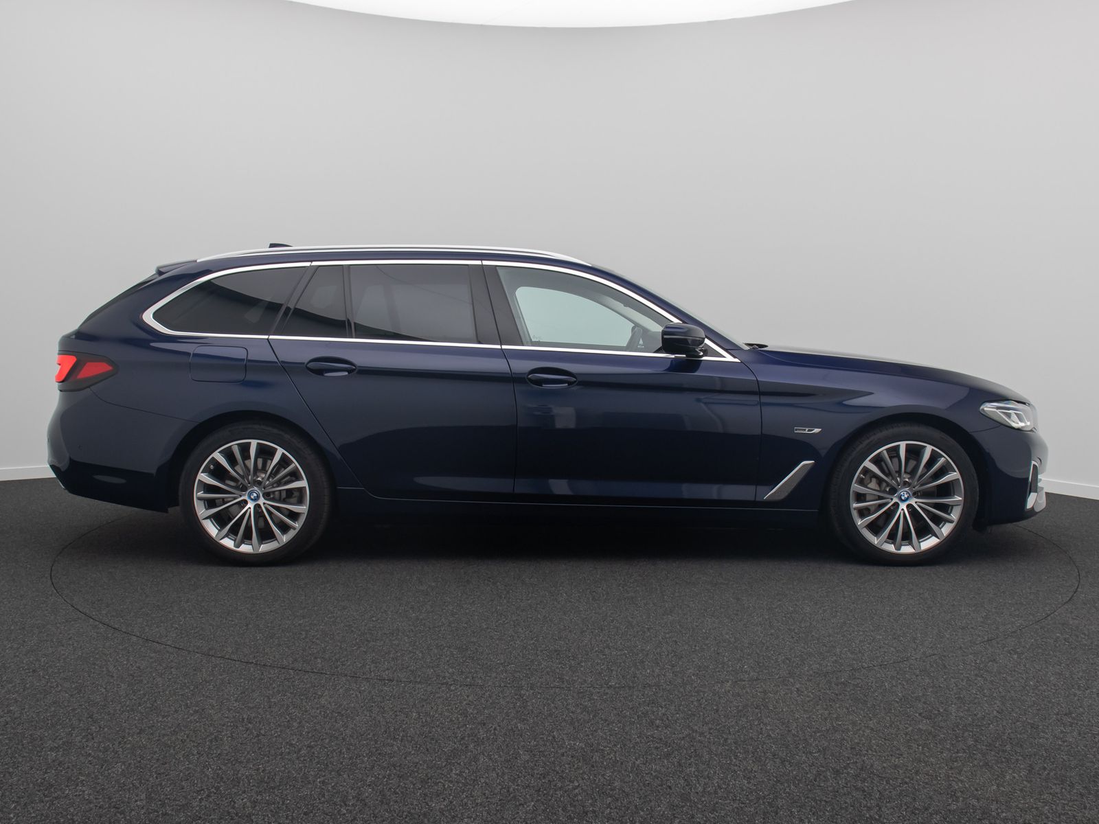 Fahrzeugabbildung BMW 530e Luxury Line DAB Laser 4*Klima Kamera Sport