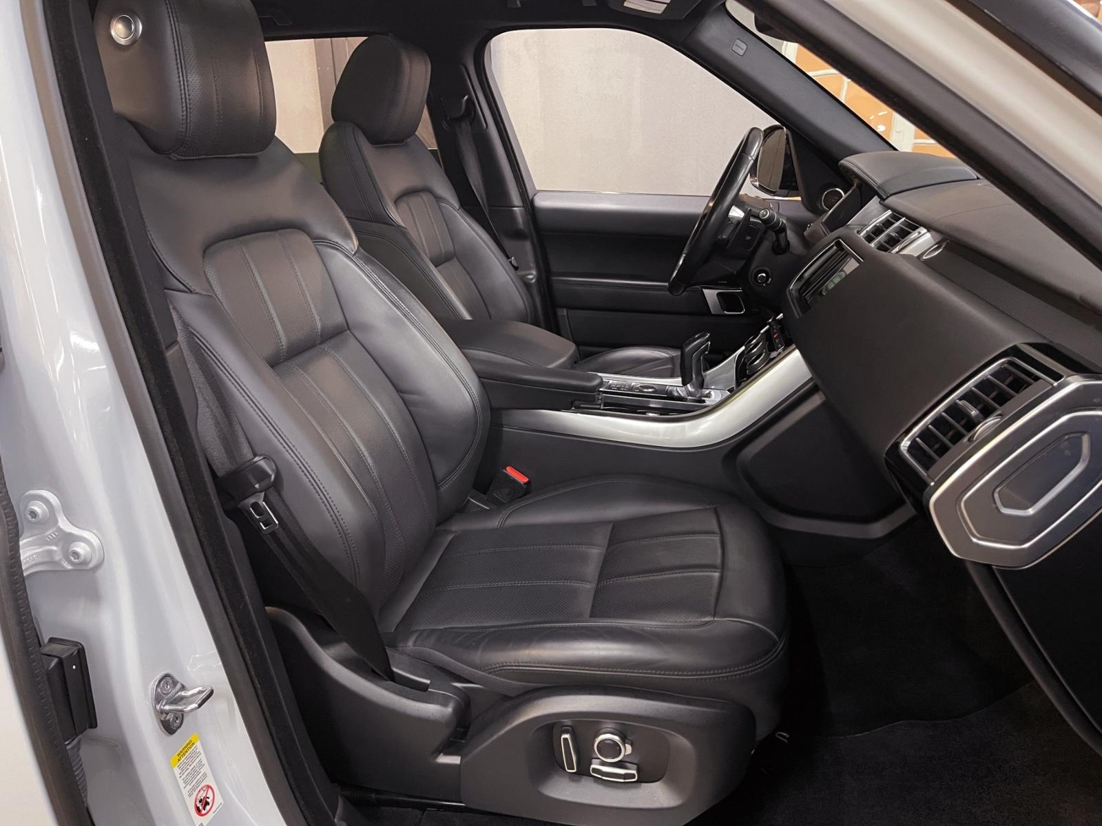 Land Rover Range Rover Sport SCV8 HSE Dynamic