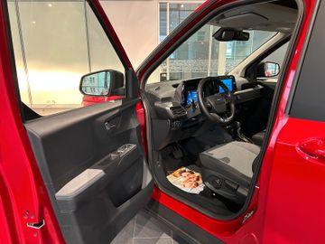 Ford Tourneo Courier Titanium Automatik AHK