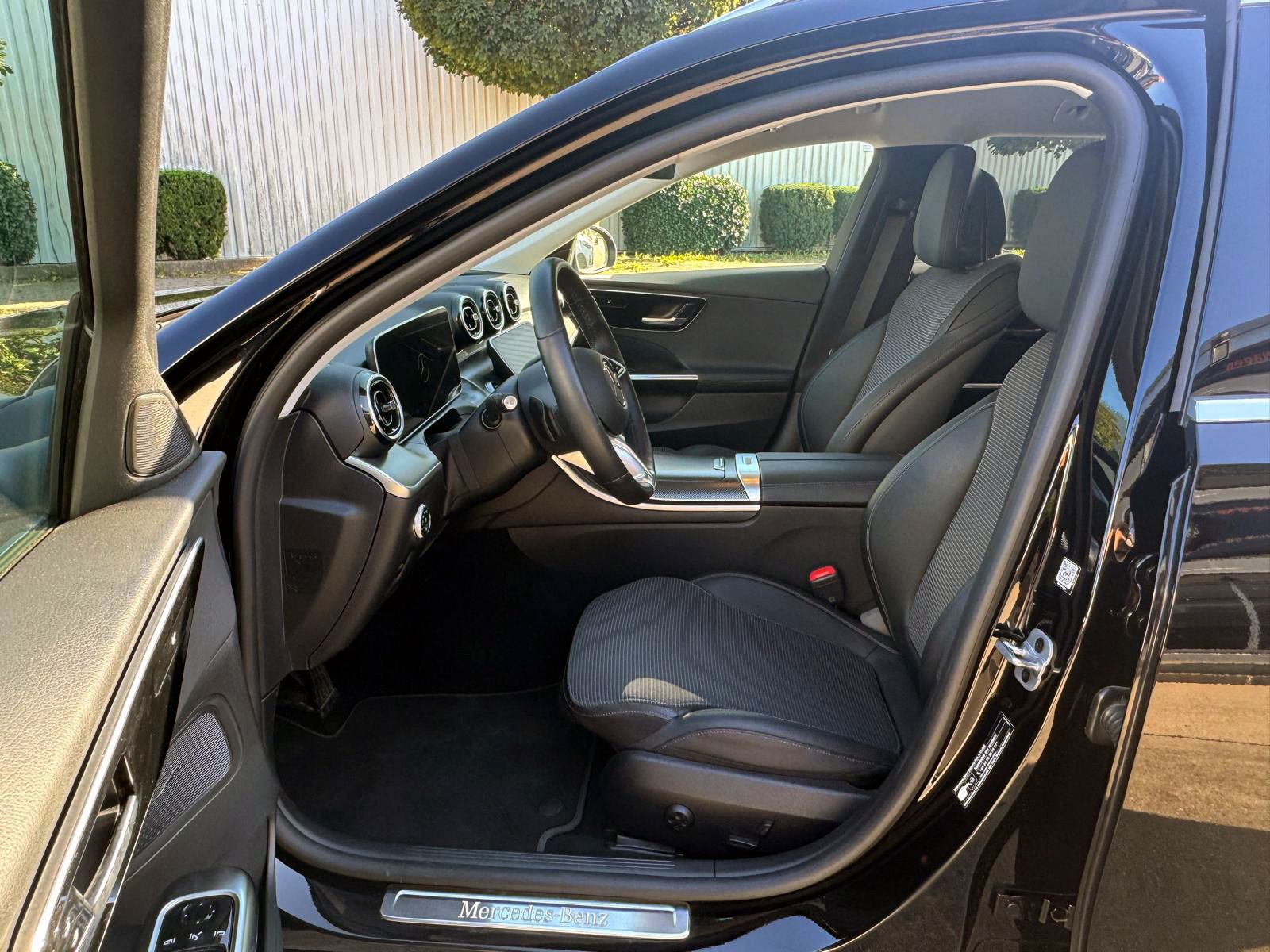 Fahrzeugabbildung Mercedes-Benz C200d T-Modell Avantgarde ACC KAM AHK SHZ LED