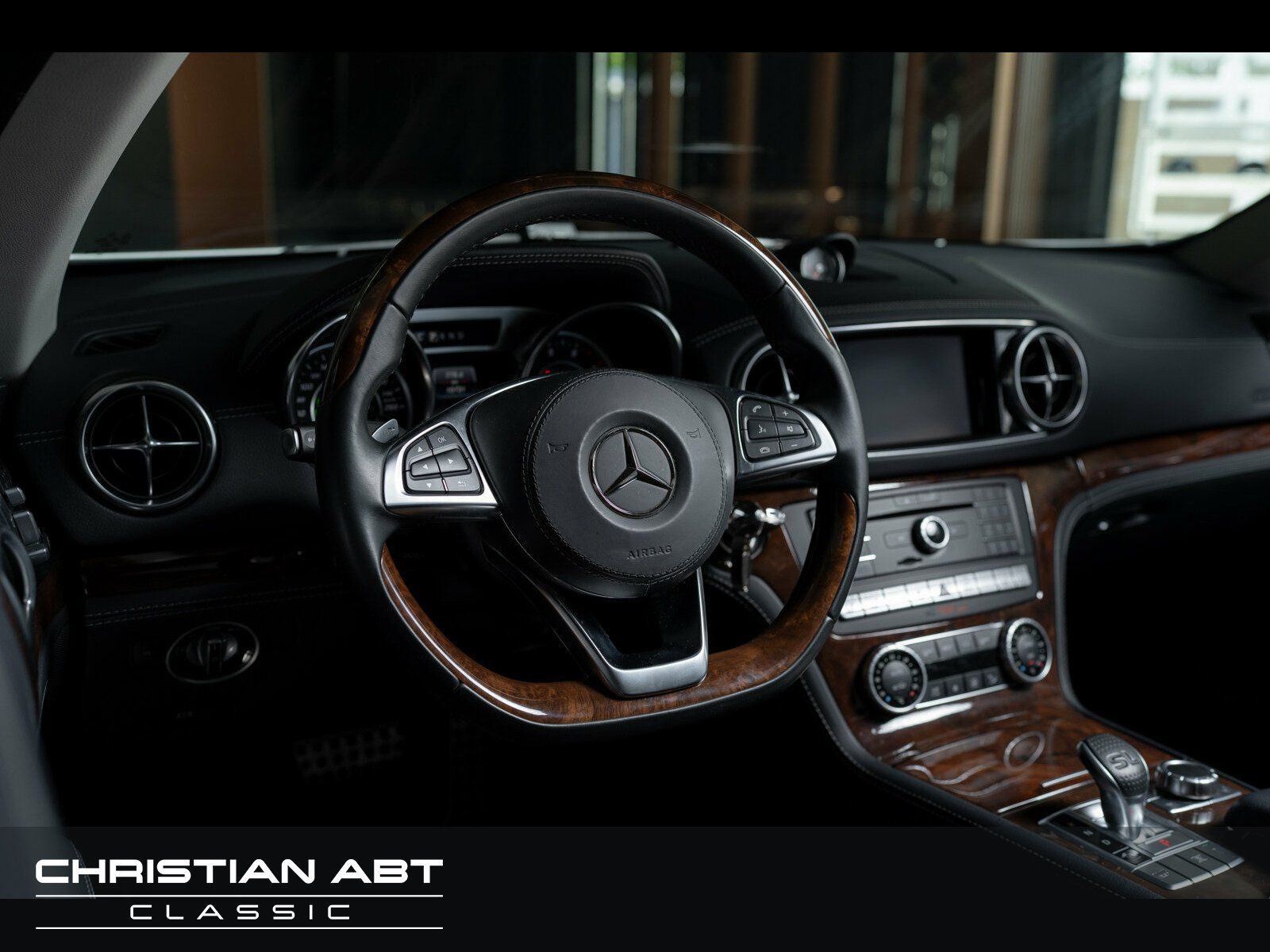 Fahrzeugabbildung Mercedes-Benz SL 500 COMAND/Pano.-Dach/Distronic/Autom./LED
