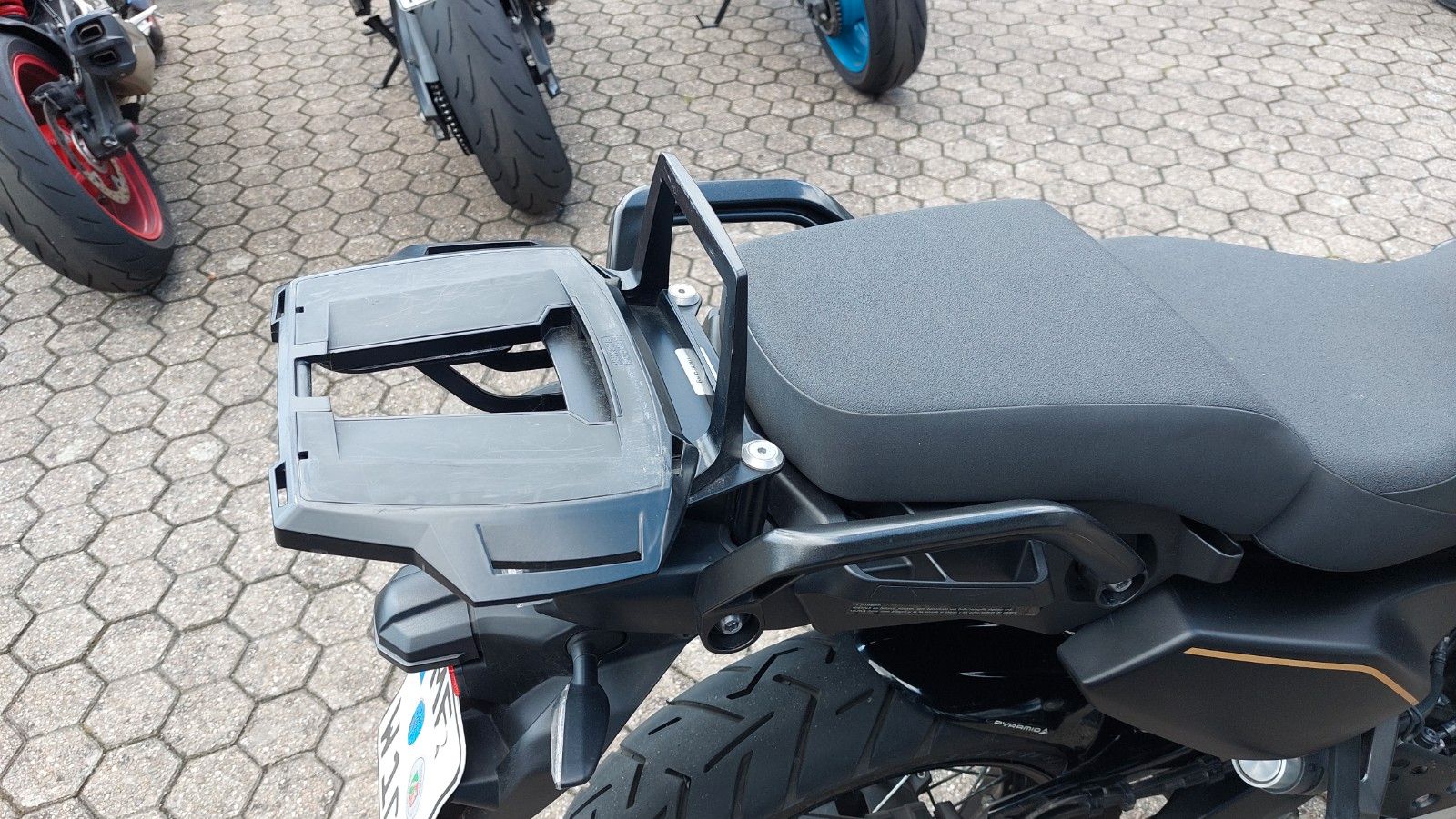 Fahrzeugabbildung Yamaha XT 1200 ZE   mit Zubehör