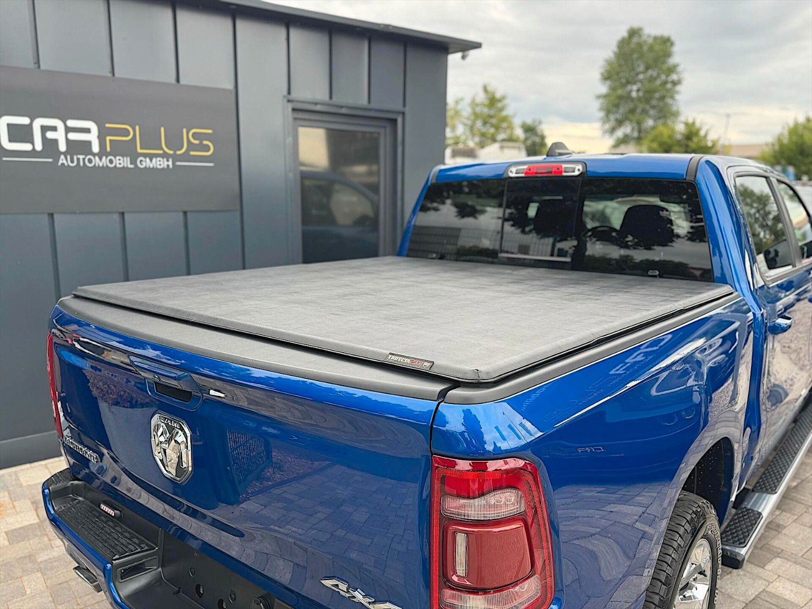 Fahrzeugabbildung Dodge RAM 5.7 V8 HEMI CrewCab 4x4 *Pano*LED* 19% MwSt.