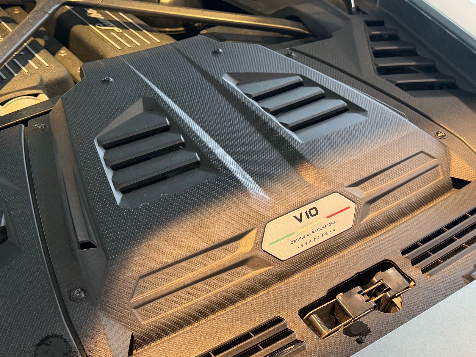 Fahrzeugabbildung Lamborghini Huracán EVO V10 /LIFT/SENSONUM/KAMERA/ACC