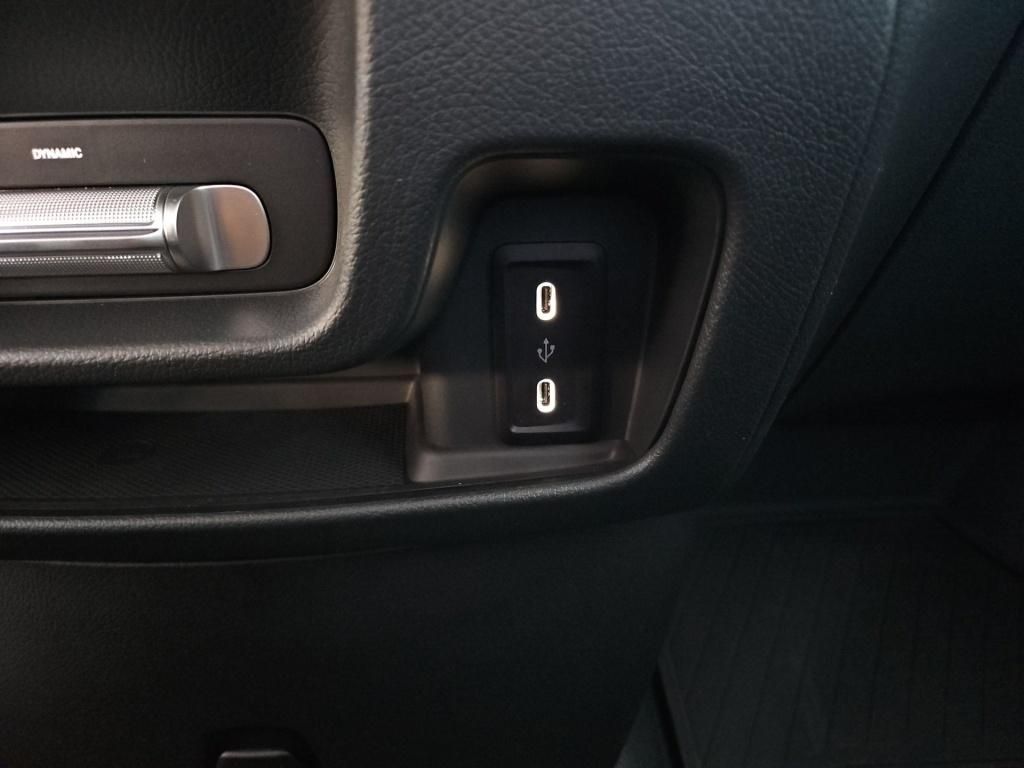 Fahrzeugabbildung Mercedes-Benz Vito 114 CDI Kasten Lang AHK KAM AUT SHZ BremsA