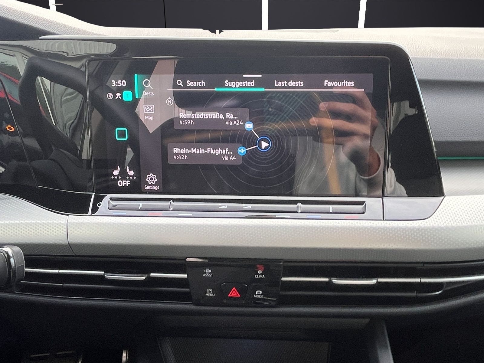 Fahrzeugabbildung Volkswagen Golf VIII TDI DSG AHK PANORAMA Kamera HuD ACC LE