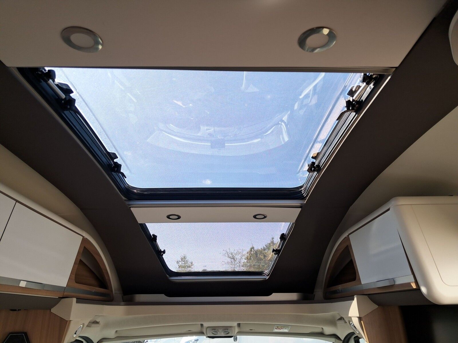 Fahrzeugabbildung Adria Coral Axess 670 DL